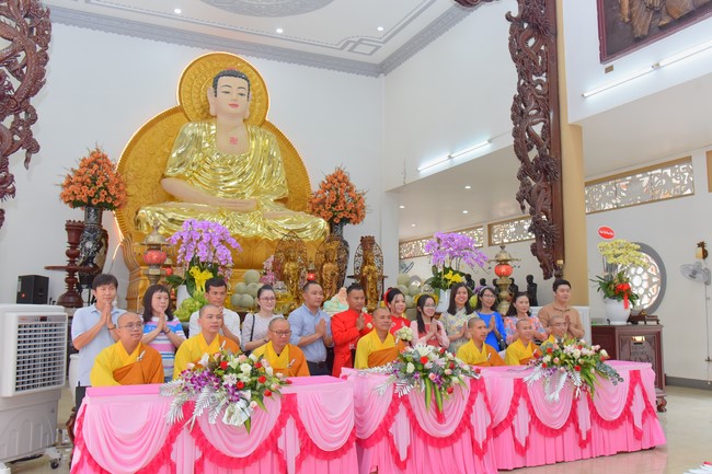 Wedding Ceremony at the pagoda