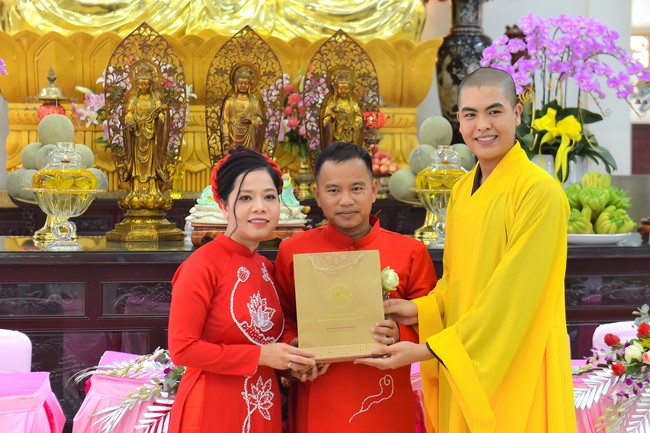 Wedding Ceremony at the pagoda