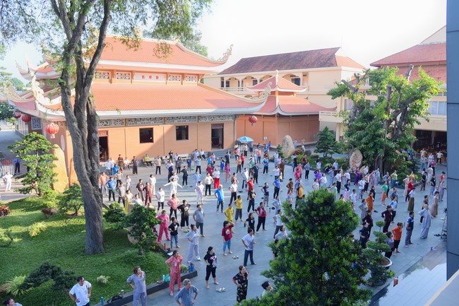 Community program Purification of body- mind, Guiding proactive health care in accordance with the nature