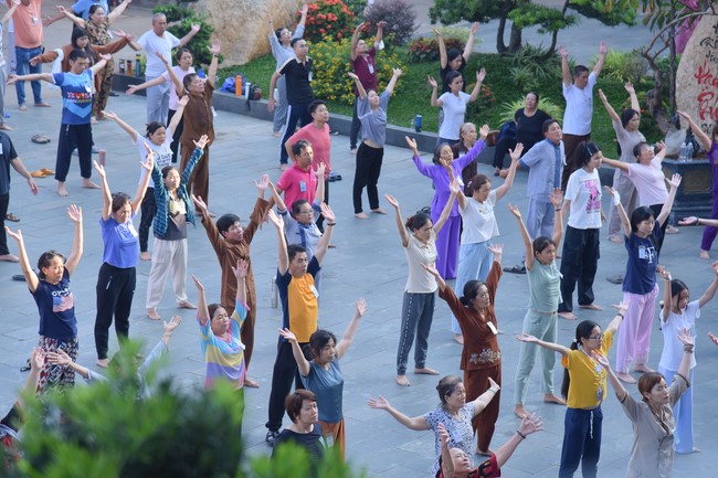 Community program Purification of body- mind, Guiding proactive health care in accordance with the nature