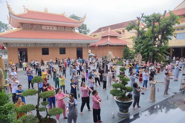 Community program Purification of body- mind, Guiding proactive health care in accordance with the nature