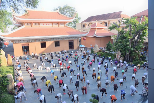 Community program Purification of body- mind, Guiding proactive health care in accordance with the nature