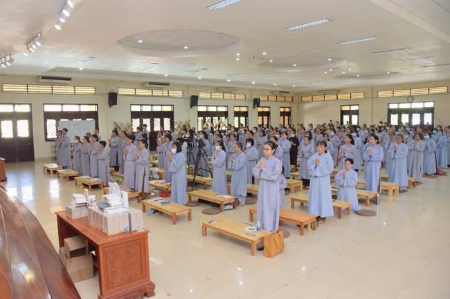 Dharma talks about Things to do in the 4th day practice.