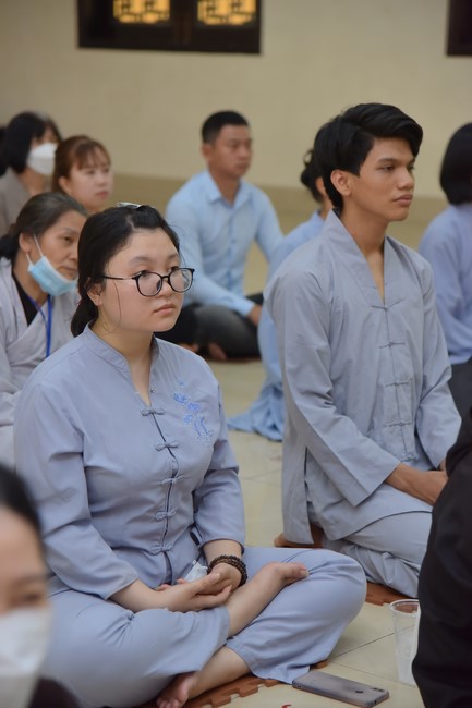 Dharma talks about Things to do in the 4th day practice.