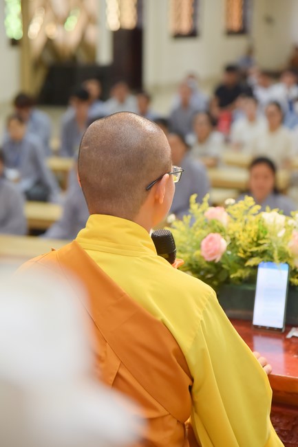 Dharma talks about Things to do in the 4th day practice.