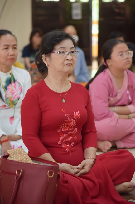 Dharma talks about Things to do in the 4th day practice.