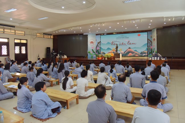 Dharma talks about Things to do in the 4th day practice.