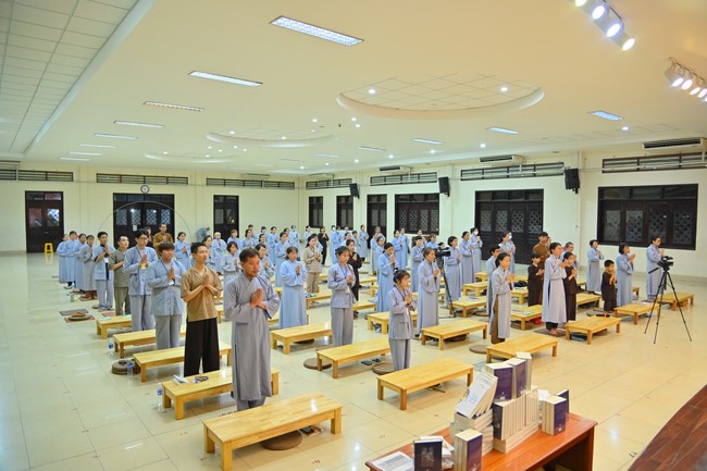 Dharma talks about Things to do in the 4th day practice.