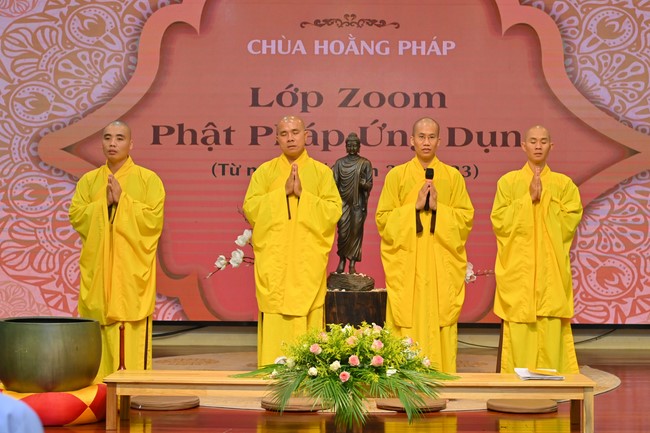 Dharma talks about Things to do in the 4th day practice.