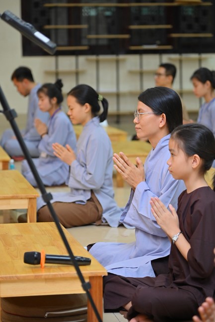 Dharma talks about Things to do in the 4th day practice.