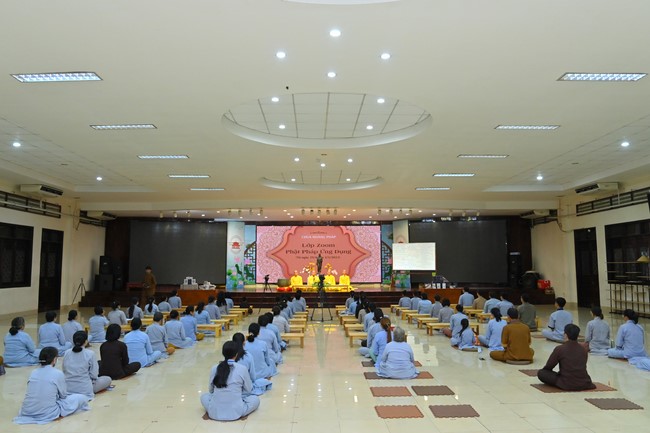 Dharma talks about Things to do in the 4th day practice.