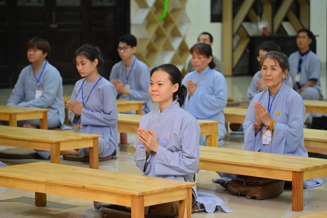 Dharma talks about Things to do in the 4th day practice.