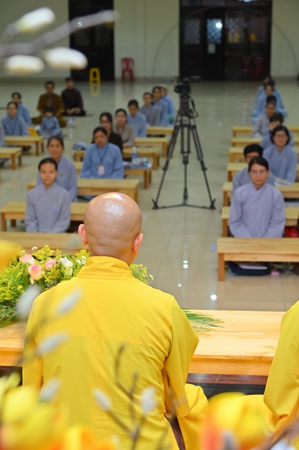 Dharma talks about Things to do in the 4th day practice.