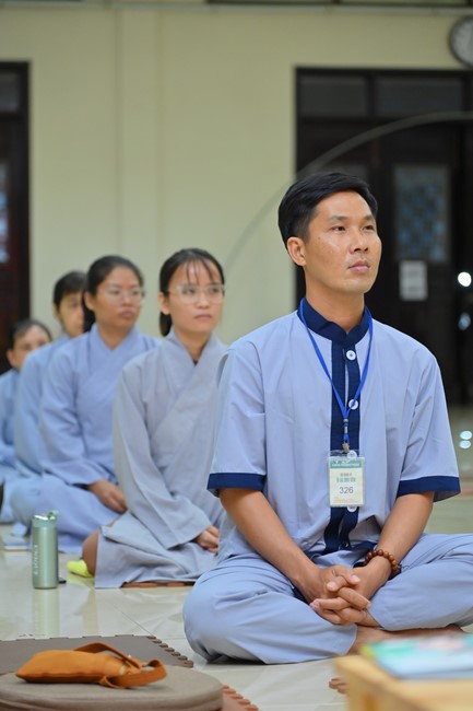 Dharma talks about Things to do in the 4th day practice.