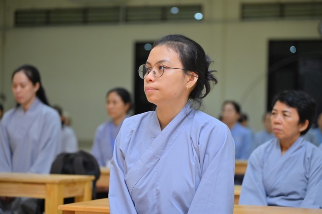 Dharma talks about Things to do in the 4th day practice.