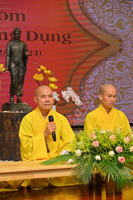 Dharma talks about Things to do in the 4th day practice.