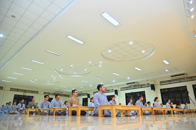 Dharma talks about Things to do in the 4th day practice.