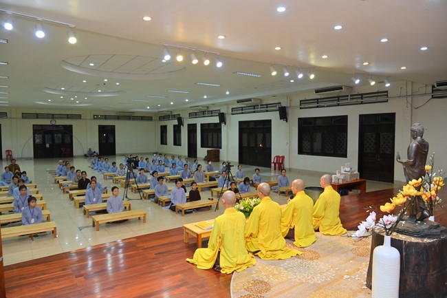 Dharma talks about Things to do in the 4th day practice.