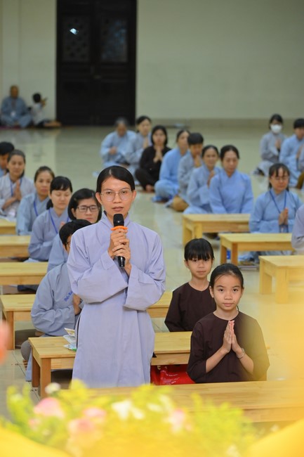 Dharma talks about Things to do in the 4th day practice.