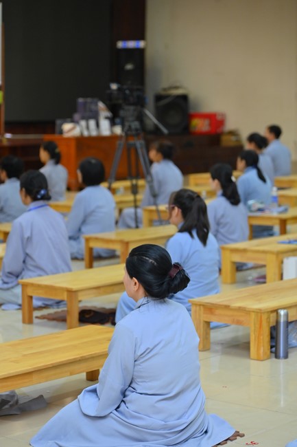 Dharma talks about Things to do in the 4th day practice.