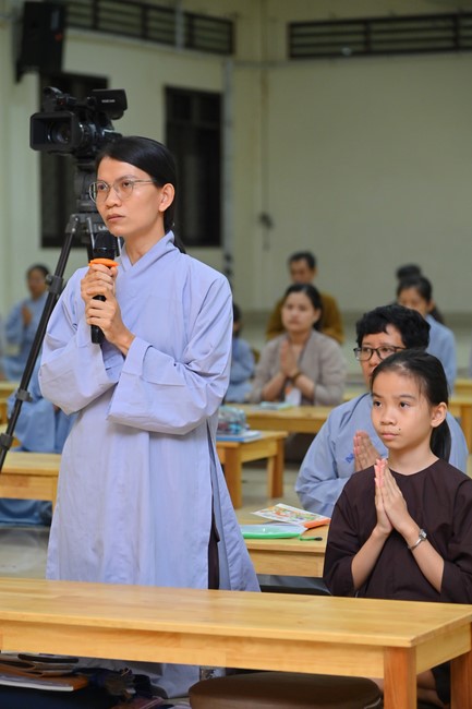 Dharma talks about Things to do in the 4th day practice.