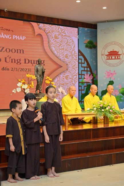 Dharma talks about Things to do in the 4th day practice.