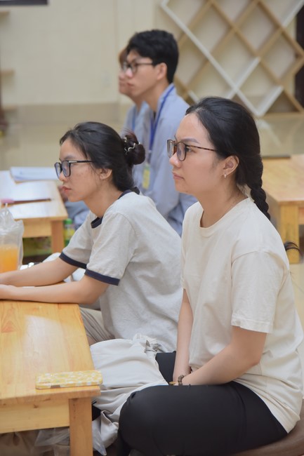 Dharma talks about Things to do in the 4th day practice.