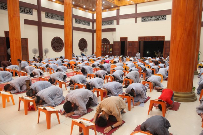 Repentance ceremony on March 14th, Year of the Cat at Giai Lam Temple – Ha Tinh