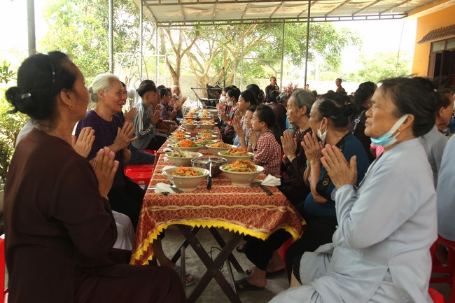 One- day Retreat at Giai Lam Pagoda - Ha Tinh