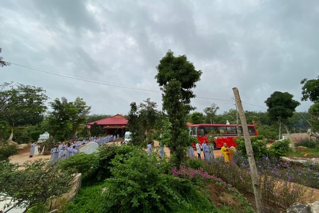 One-Day Peaceful Retreat at Suoi Phap Pagoda