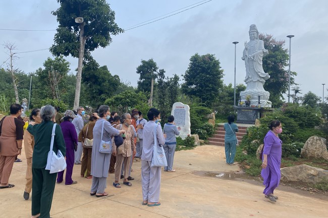 One-Day Peaceful Retreat at Suoi Phap Pagoda