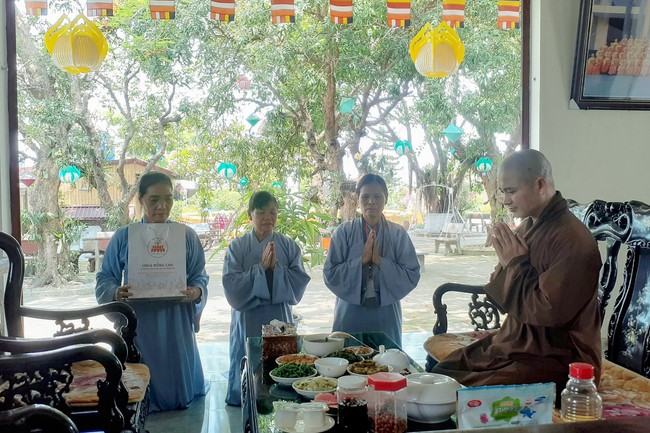 One - Day Practice at Dong Cao pagoda, Thanh Hoa