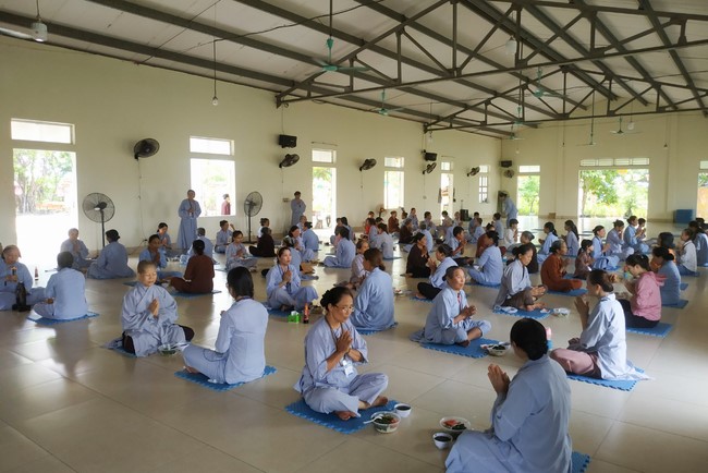 One - Day Practice at Dong Cao pagoda, Thanh Hoa