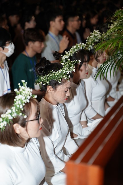 “Compassion is the Reason to Live Retreat of Nhan Sinh Club.