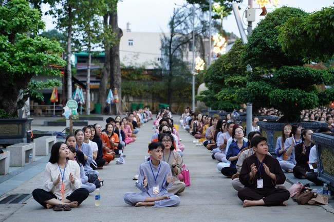 “Compassion is the Reason to Live Retreat of Nhan Sinh Club.