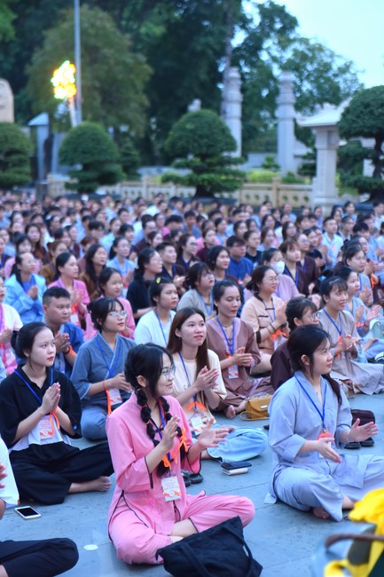 “Compassion is the Reason to Live Retreat of Nhan Sinh Club.