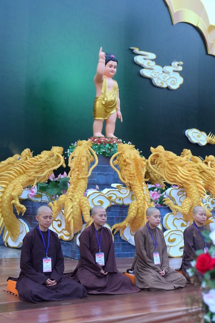 “Compassion is the Reason to Live Retreat of Nhan Sinh Club.