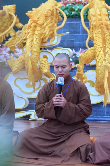 “Compassion is the Reason to Live Retreat of Nhan Sinh Club.