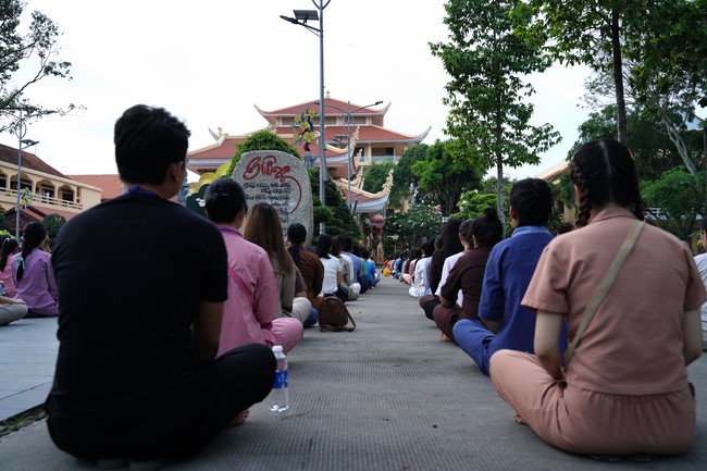 “Compassion is the Reason to Live Retreat of Nhan Sinh Club.