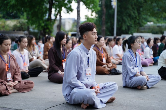 “Compassion is the Reason to Live Retreat of Nhan Sinh Club.