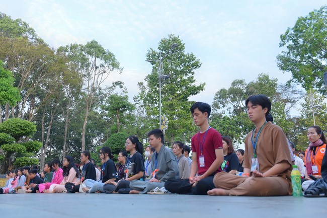 “Compassion is the Reason to Live Retreat of Nhan Sinh Club.