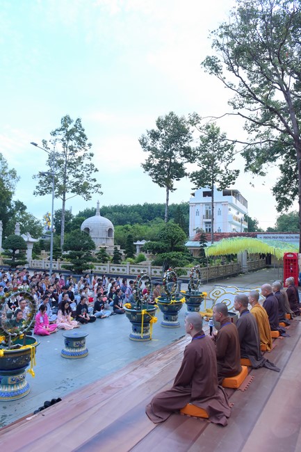 “Compassion is the Reason to Live Retreat of Nhan Sinh Club.