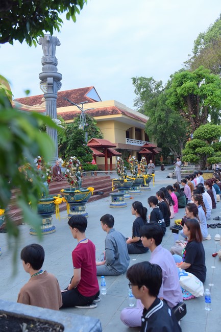 “Compassion is the Reason to Live Retreat of Nhan Sinh Club.