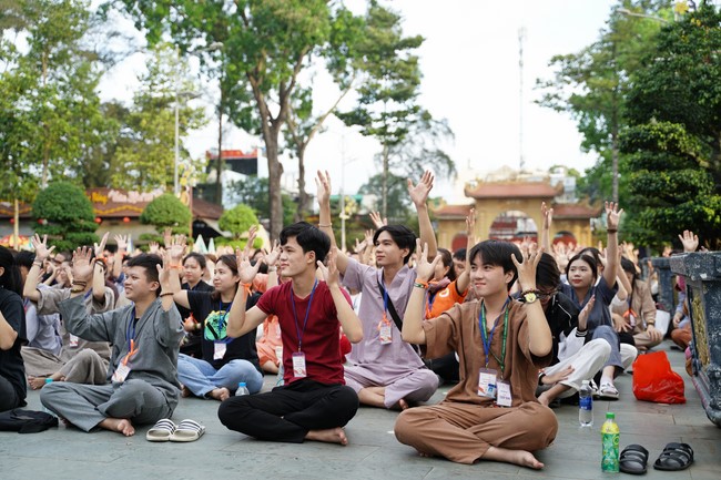 “Compassion is the Reason to Live Retreat of Nhan Sinh Club.