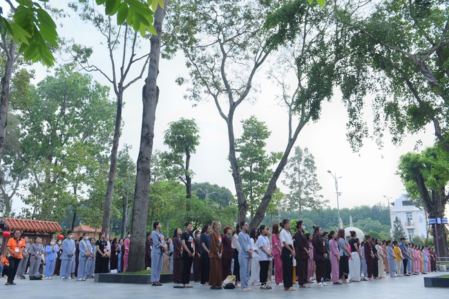 “Compassion is the Reason to Live Retreat of Nhan Sinh Club.