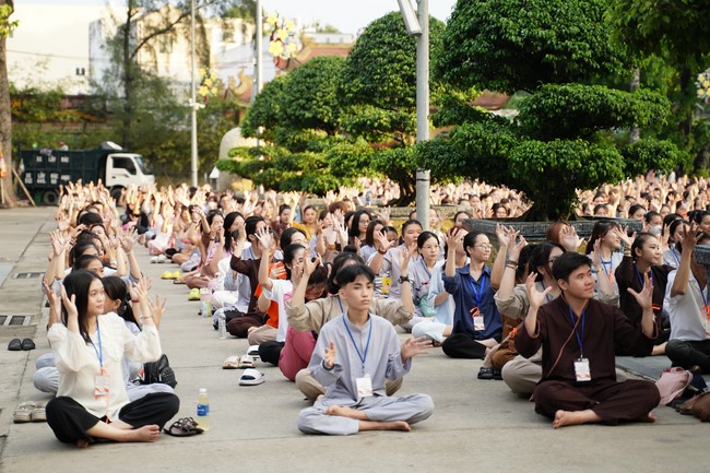 “Compassion is the Reason to Live Retreat of Nhan Sinh Club.