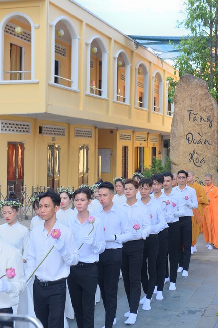 “Compassion is the Reason to Live Retreat of Nhan Sinh Club.