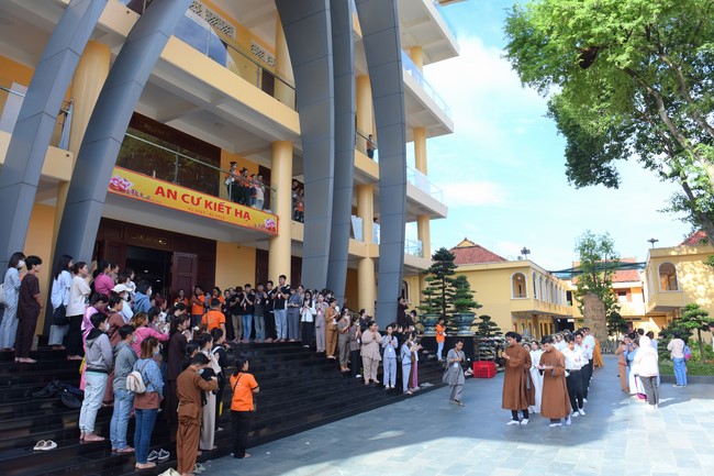 “Compassion is the Reason to Live Retreat of Nhan Sinh Club.