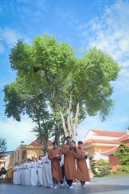 “Compassion is the Reason to Live Retreat of Nhan Sinh Club.