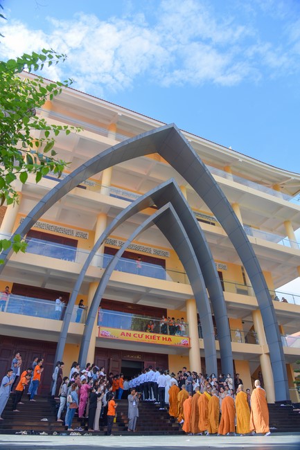 “Compassion is the Reason to Live Retreat of Nhan Sinh Club.